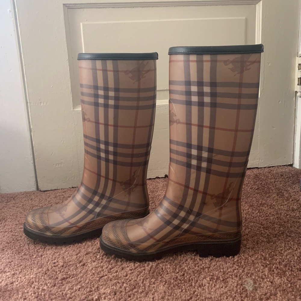 Burberry Rain boots / Snow boots AUTHENTIC